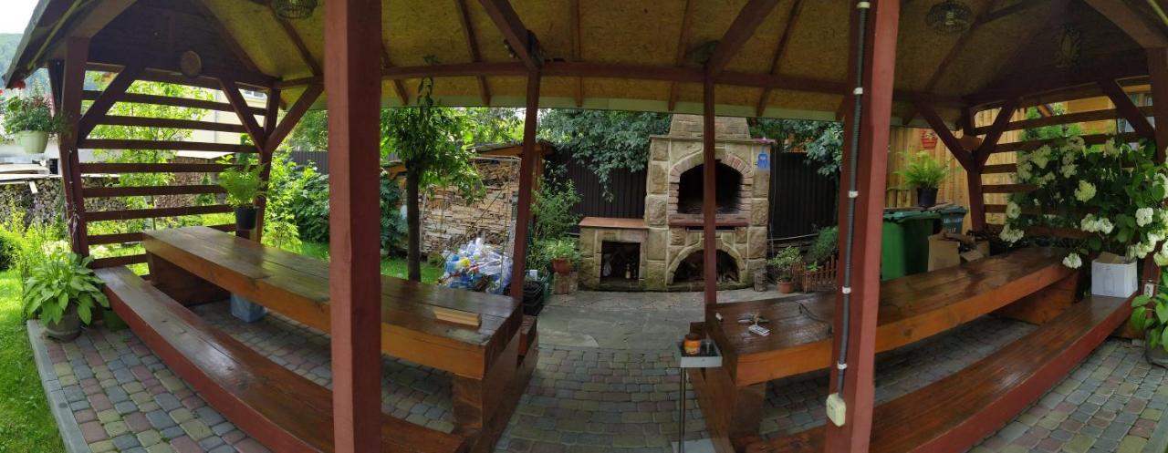 Guest House Shafran Yaremche Exterior foto